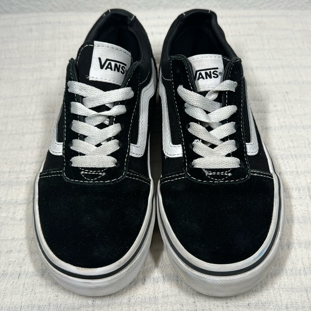 Vans old school black and white youth 2 gently used